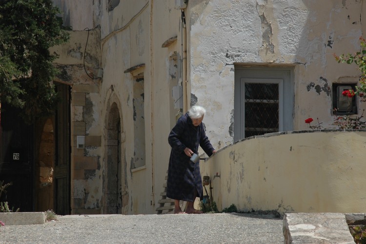 Chania - Cheveux blancs