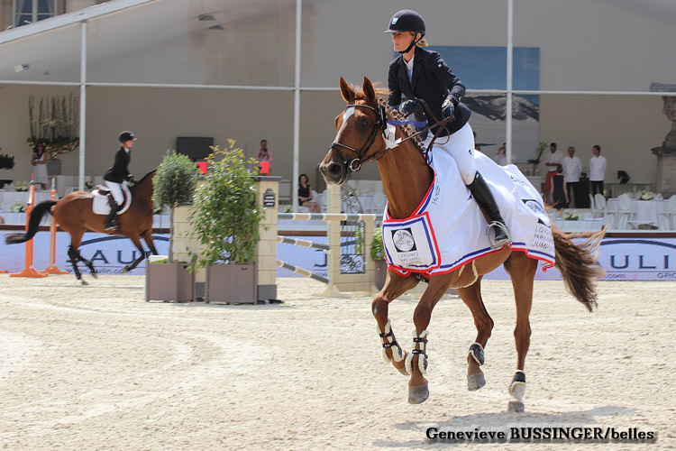 IMAGE 01-CHAMPIONNE AMERICAINE  DE JUMPING  AU CHAMP DE MARS  PARIS EIFFEL 2015