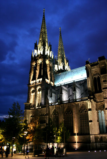 Clermont-Ferrand, la nuit