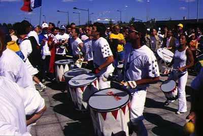 manu12.jpg (20318 bytes)